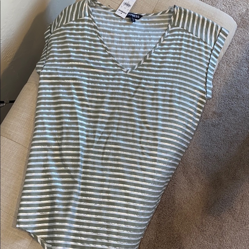 Express short sleeve top